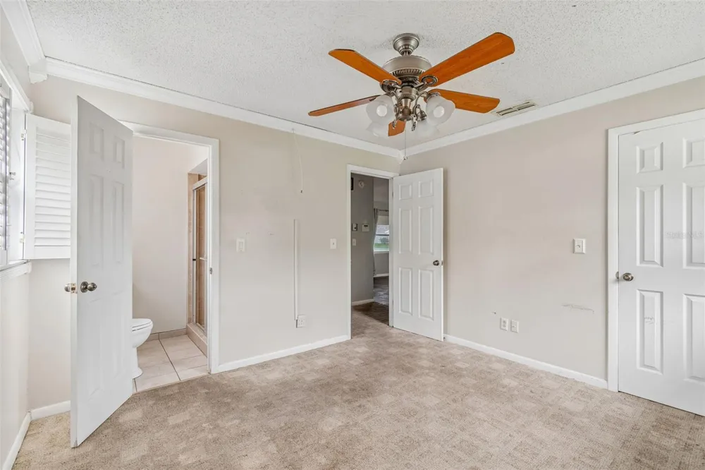 38621 NORTH AVENUE Zephyrhills, FL 33542