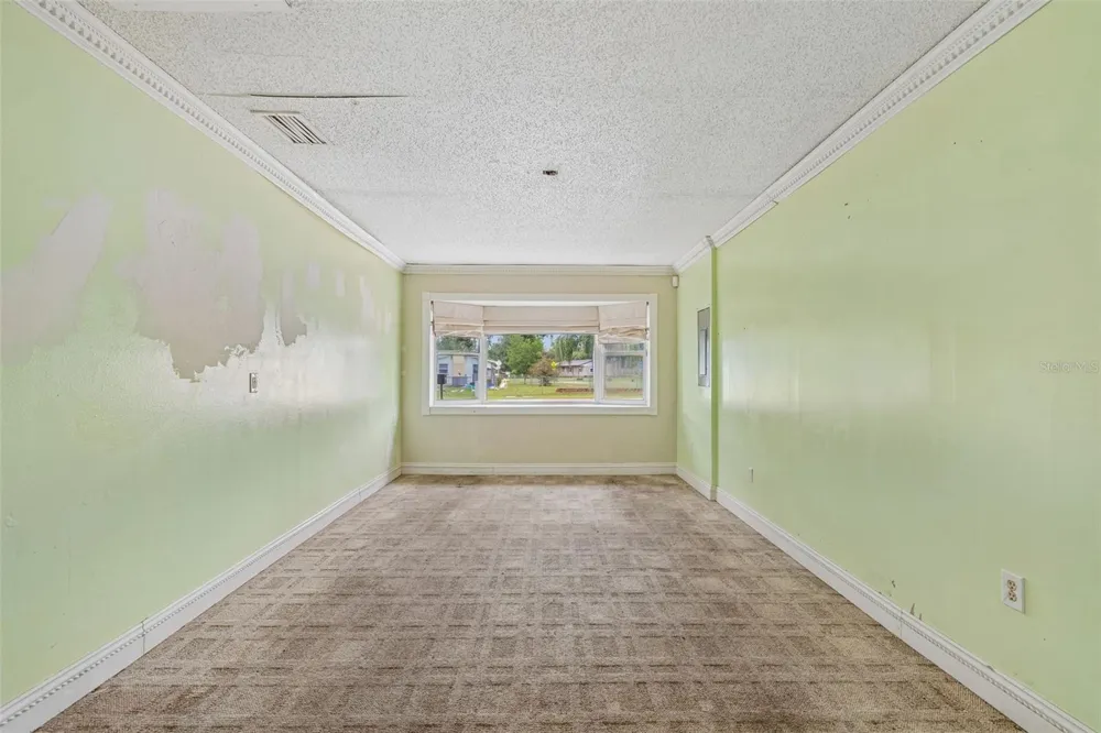 38621 NORTH AVENUE Zephyrhills, FL 33542