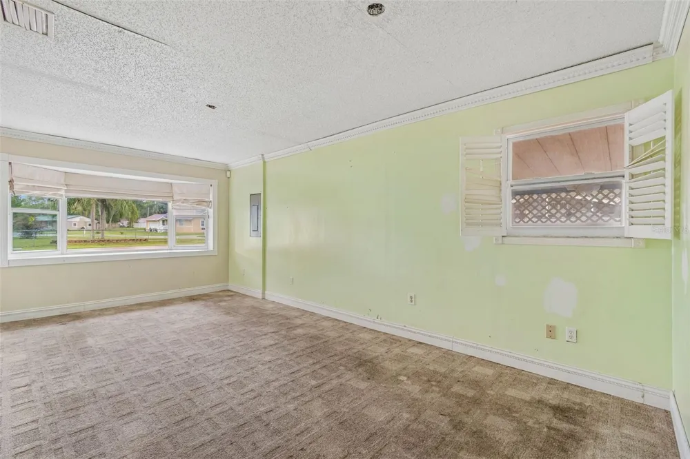38621 NORTH AVENUE Zephyrhills, FL 33542