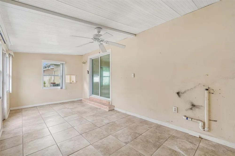 38621 NORTH AVENUE Zephyrhills, FL 33542