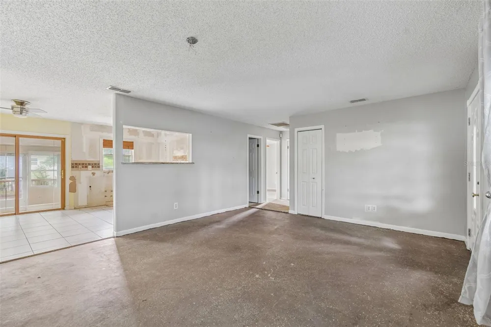 38621 NORTH AVENUE Zephyrhills, FL 33542