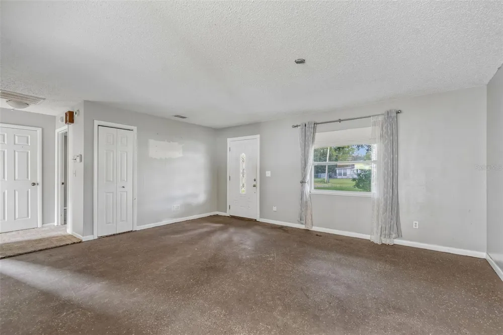 38621 NORTH AVENUE Zephyrhills, FL 33542