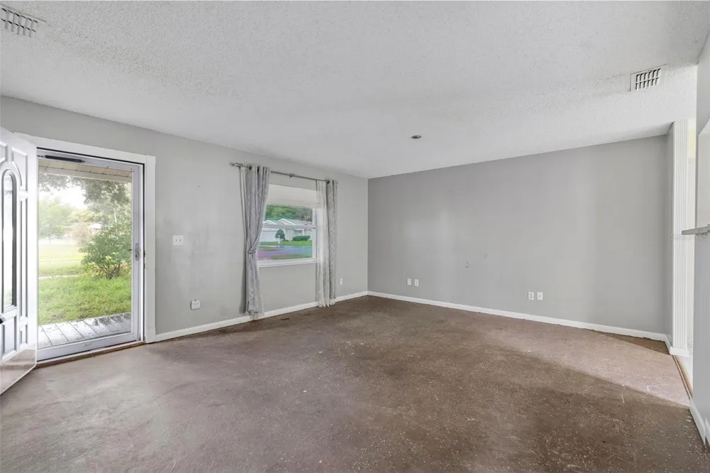 38621 NORTH AVENUE Zephyrhills, FL 33542