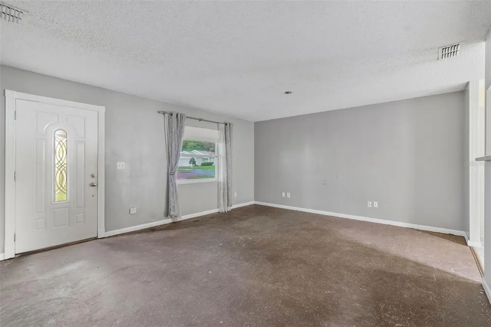 38621 NORTH AVENUE Zephyrhills, FL 33542