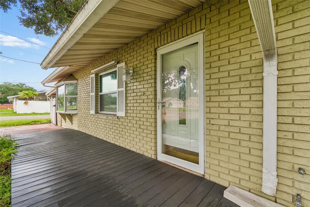 38621 NORTH AVENUE Zephyrhills, FL 33542