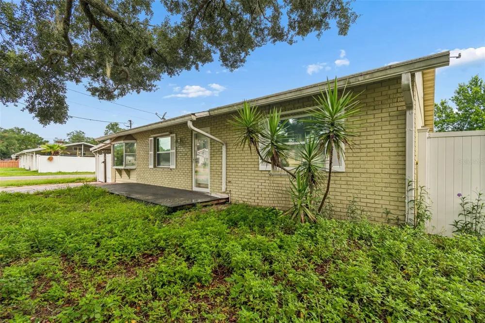 38621 NORTH AVENUE Zephyrhills, FL 33542