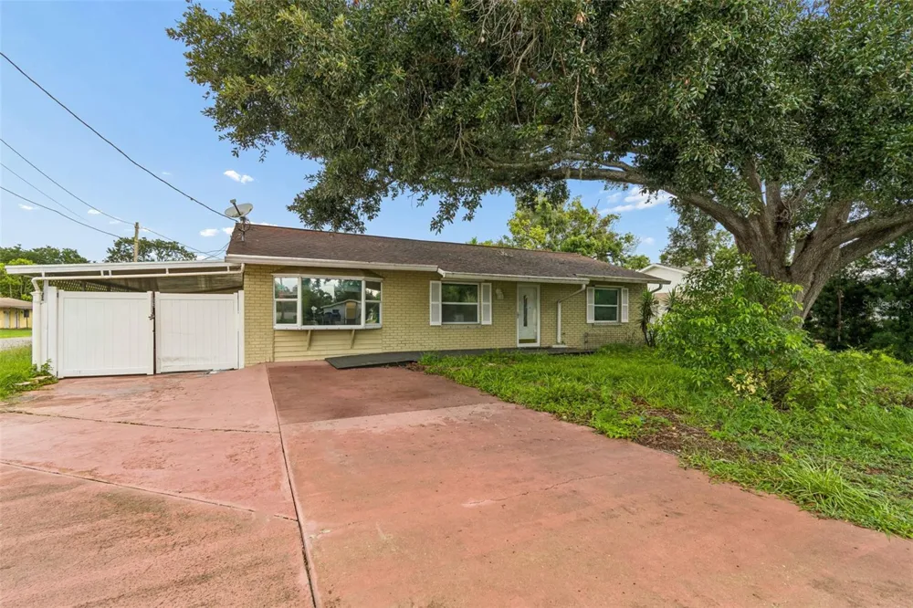 38621 NORTH AVENUE Zephyrhills, FL 33542