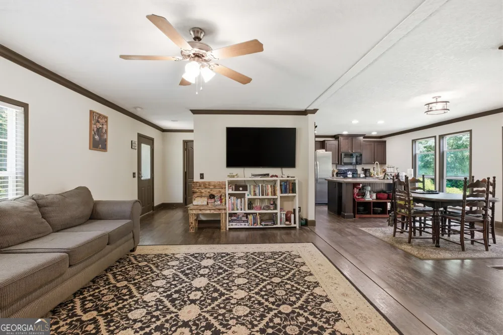 490 Gumlog Creek RD Martin, GA 30557