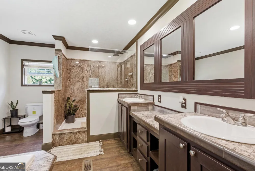 490 Gumlog Creek RD Martin, GA 30557