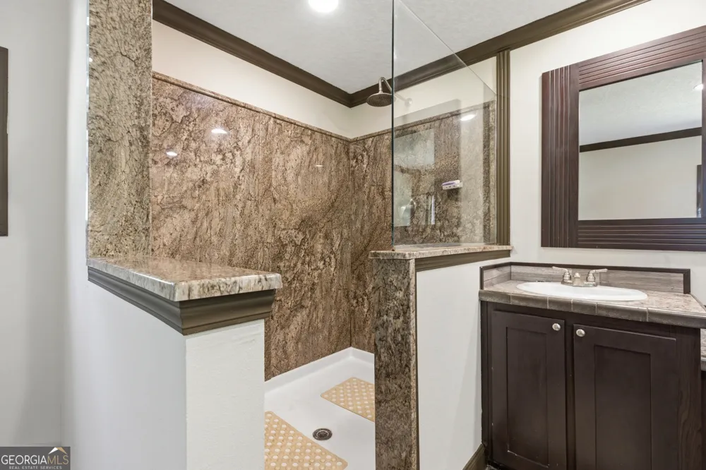 490 Gumlog Creek RD Martin, GA 30557