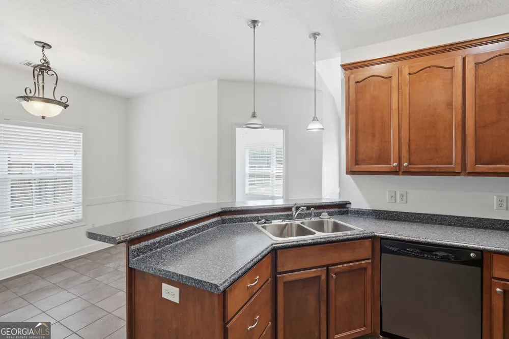 94 Taylor Wells LN Hinesville, GA 31313