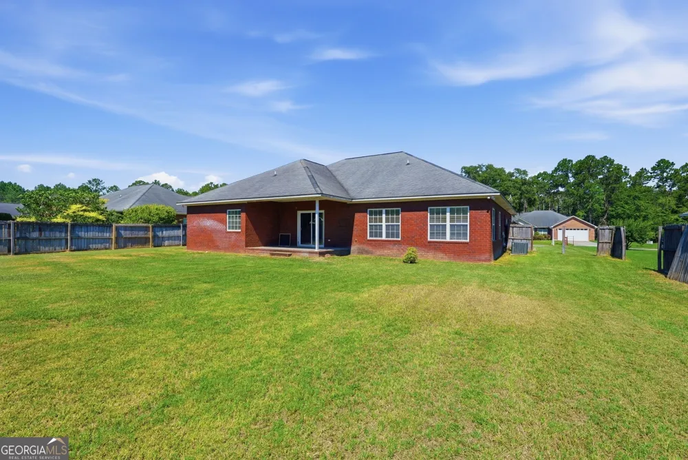 94 Taylor Wells LN Hinesville, GA 31313