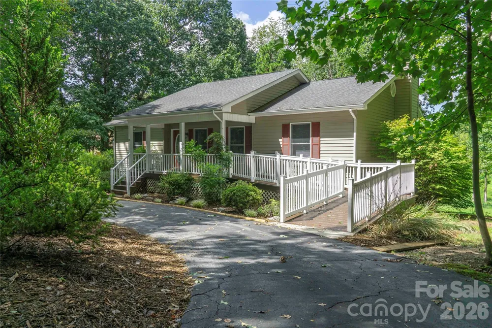 15 Pete Luther Road Candler, NC 28715
