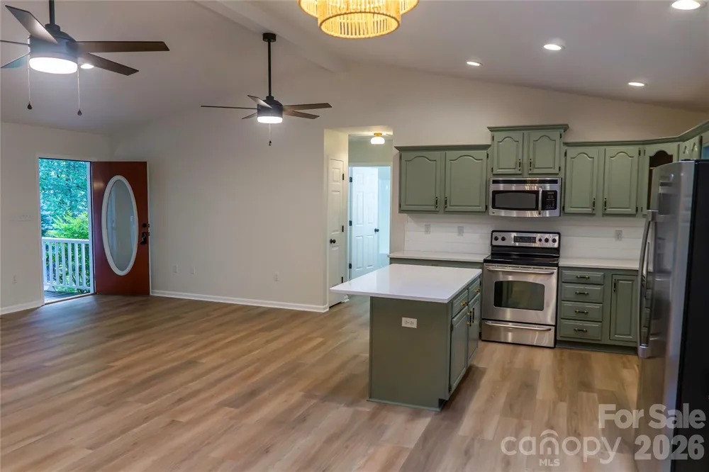 15 Pete Luther Road Candler, NC 28715