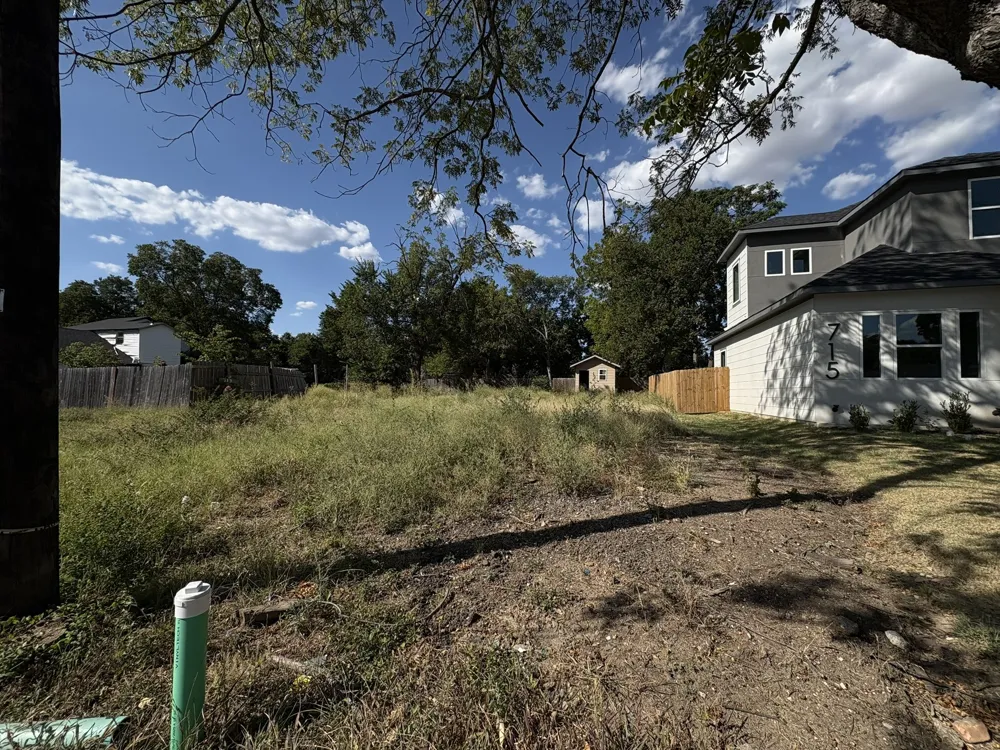 713 E Jefferson Street Waxahachie, TX 75165