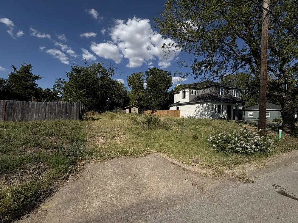 713 E Jefferson Street Waxahachie, TX 75165