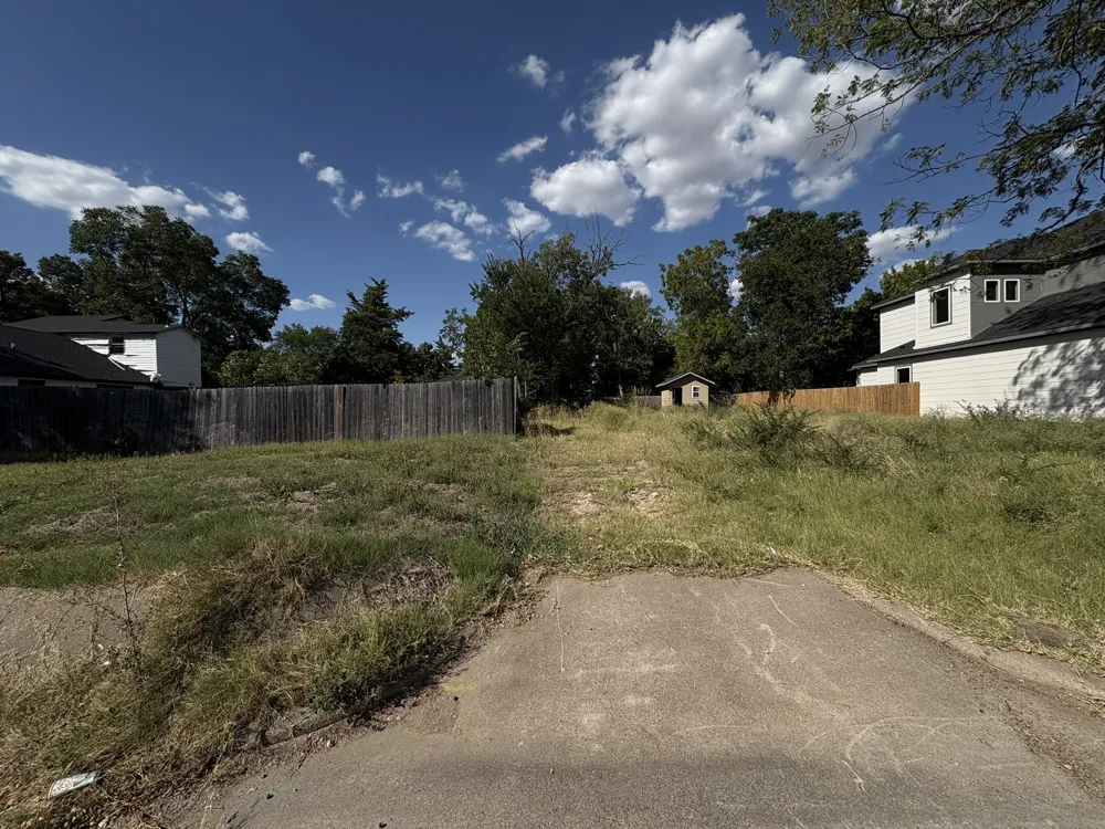 713 E Jefferson Street Waxahachie, TX 75165