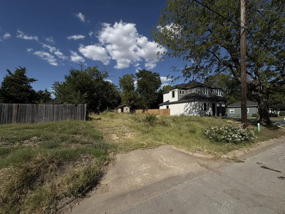 713 E Jefferson Street Waxahachie, TX 75165