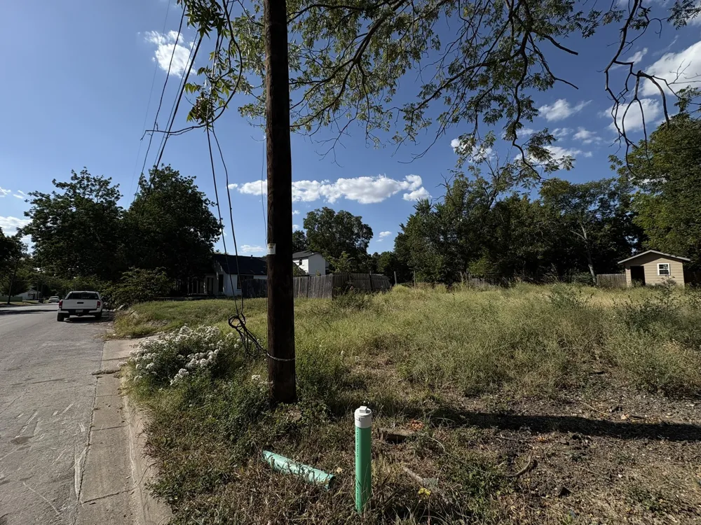 713 E Jefferson Street Waxahachie, TX 75165