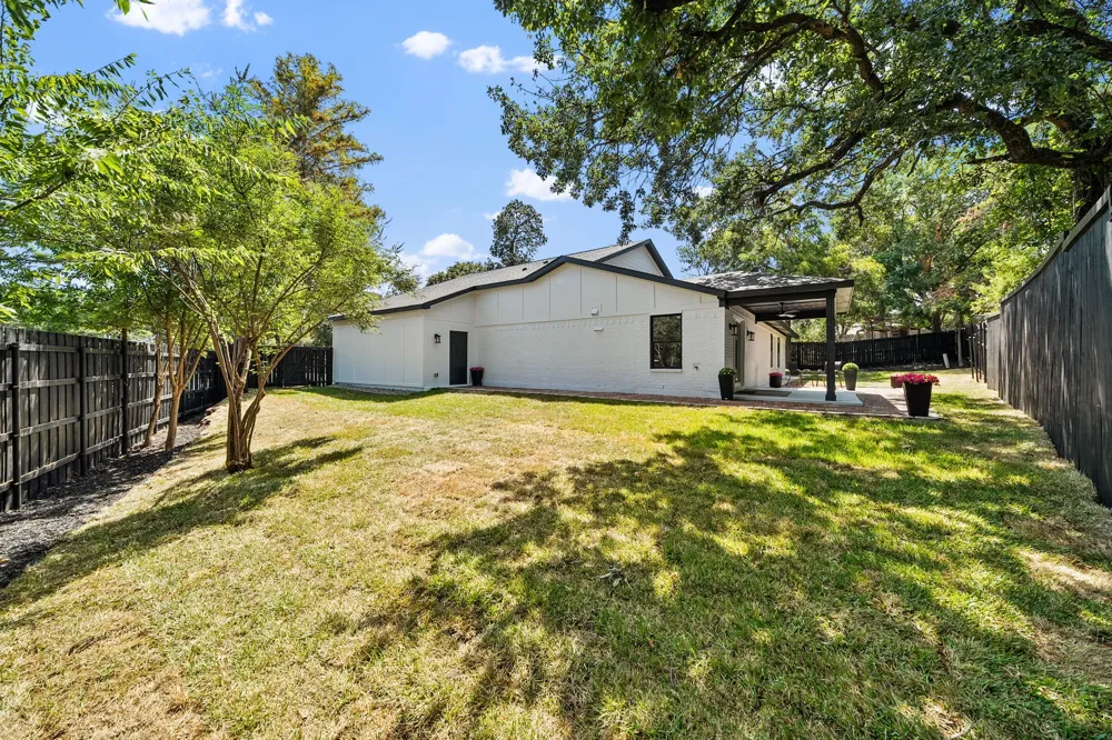 1309 Shady Hollow Euless, TX 76039