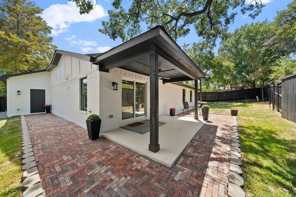 1309 Shady Hollow Euless, TX 76039