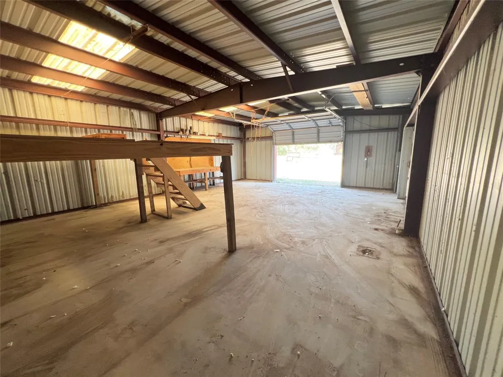 2325 Valenta Rd La Grange, TX 78945