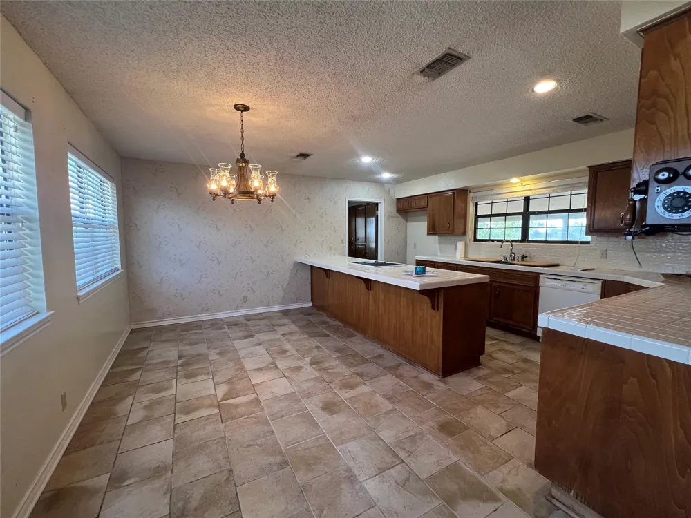 2325 Valenta Rd La Grange, TX 78945