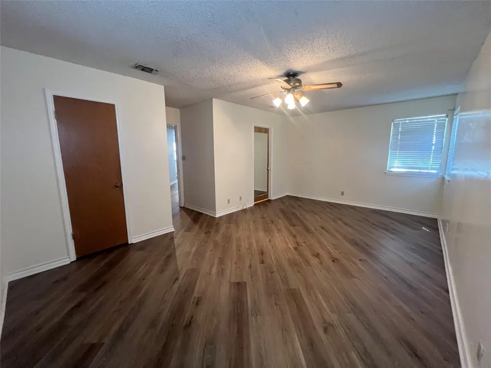 2325 Valenta Rd La Grange, TX 78945