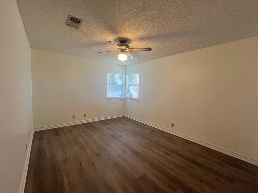 2325 Valenta Rd La Grange, TX 78945