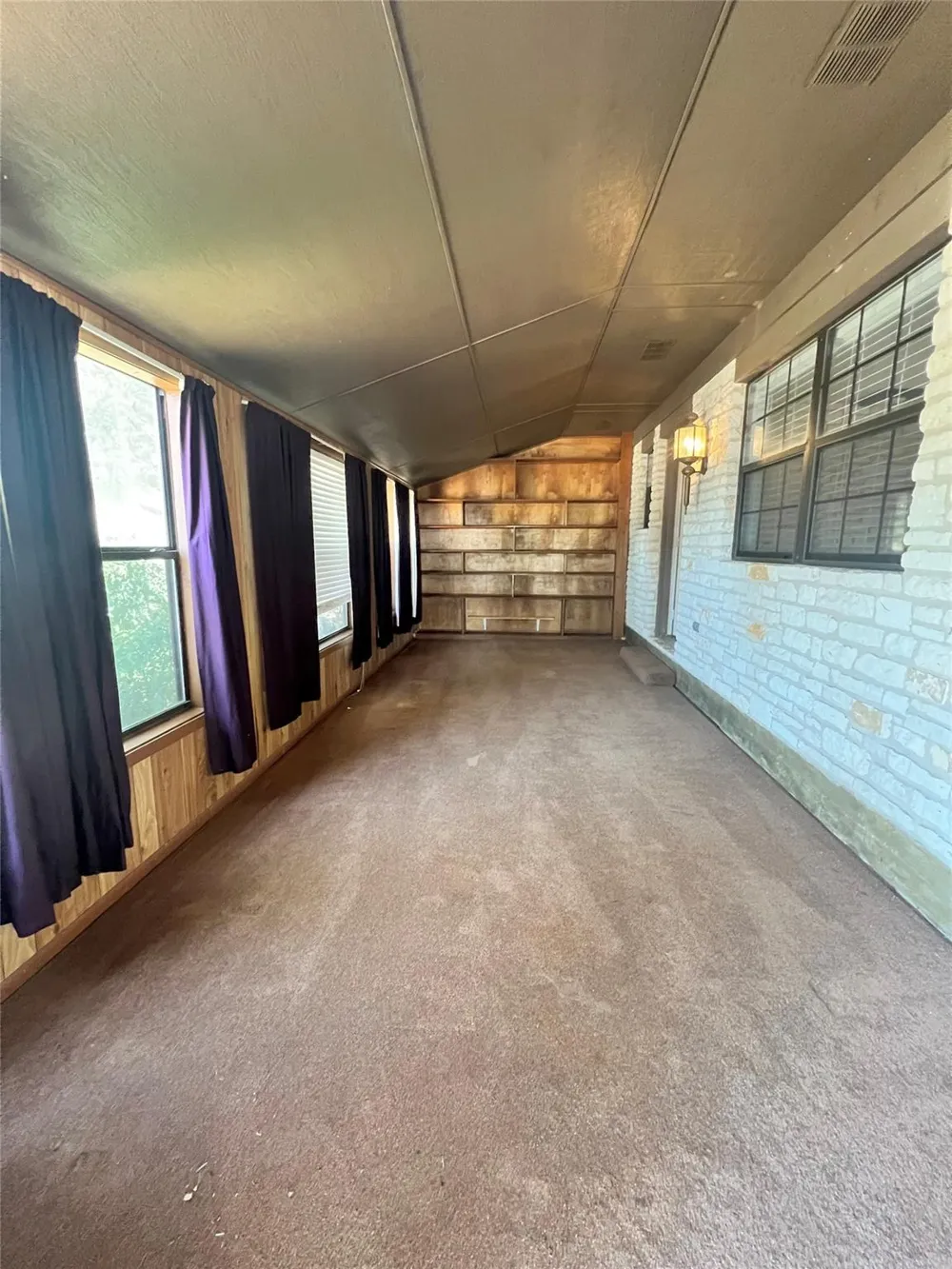 2325 Valenta Rd La Grange, TX 78945