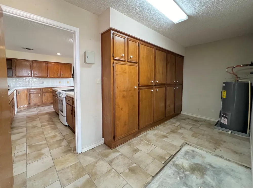 2325 Valenta Rd La Grange, TX 78945