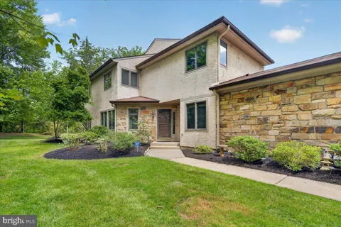 81 WOODMONT DRIVE