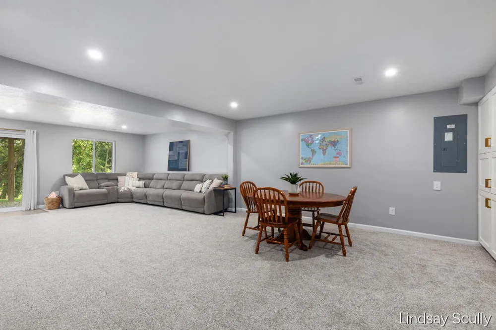 363 Minstehr Drive Middleville, MI 49333
