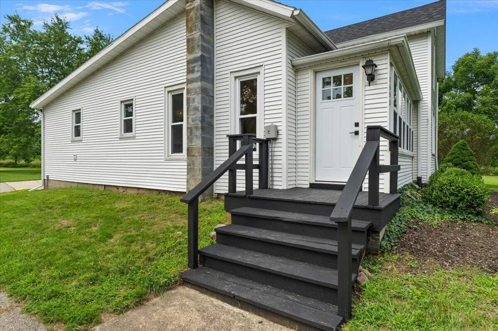 7453 Morse Lake Avenue SE Alto, MI 49302
