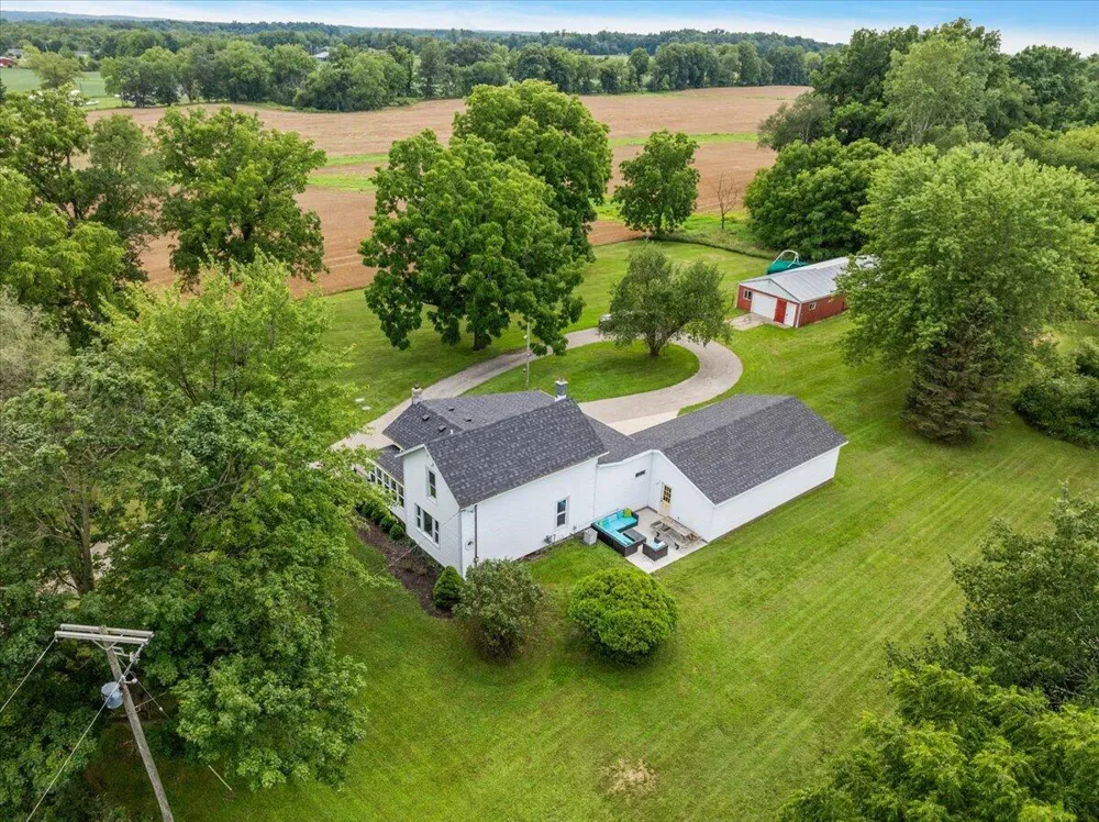 7453 Morse Lake Avenue SE Alto, MI 49302