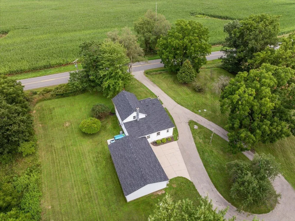 7453 Morse Lake Avenue SE Alto, MI 49302
