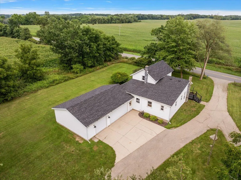 7453 Morse Lake Avenue SE Alto, MI 49302