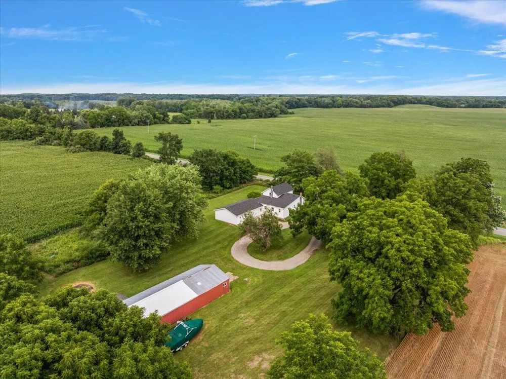 7453 Morse Lake Avenue SE Alto, MI 49302