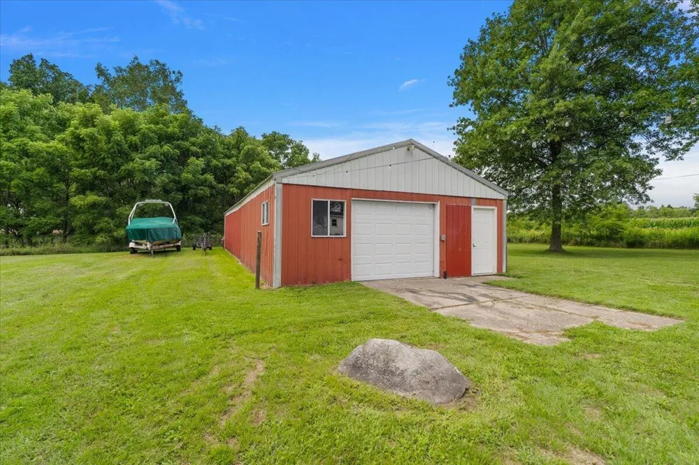 7453 Morse Lake Avenue SE Alto, MI 49302