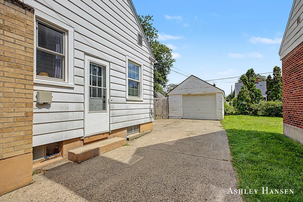 1714 Fremont Avenue NW Grand Rapids, MI 49504