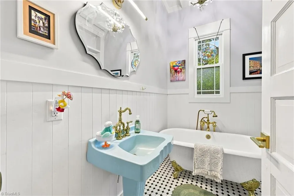 306 Ninth Street Mebane, NC 27302