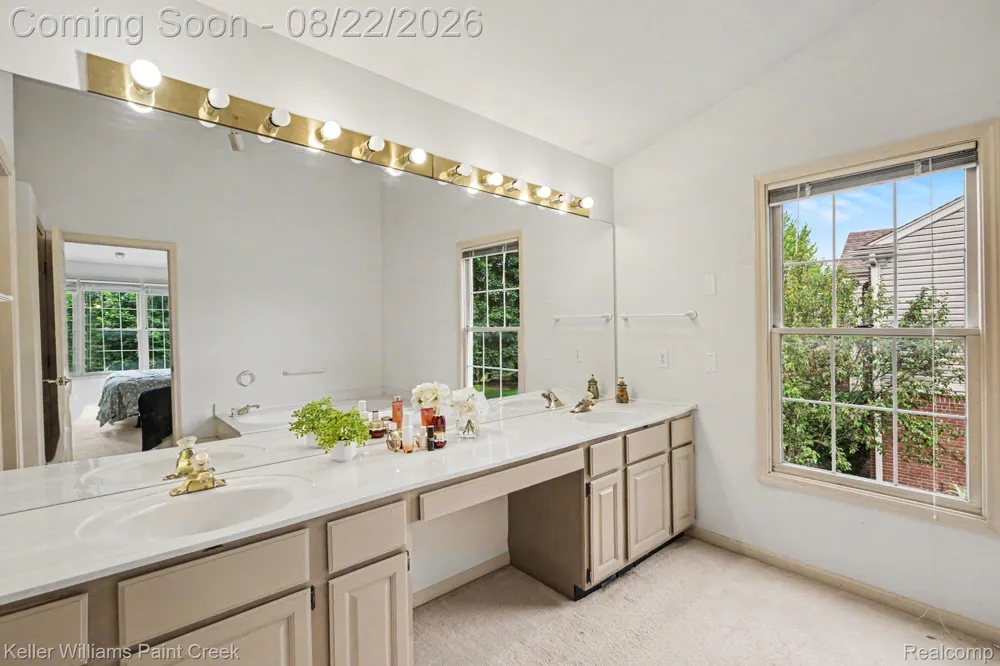 1724 Foresthill Drive Rochester Hills City, MI 48306