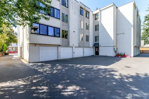 132 132nd Street #204