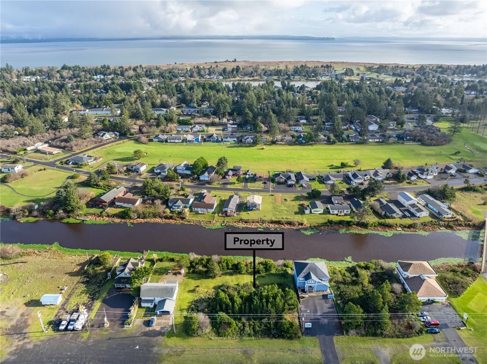 564 Point Brown Avenue NE Ocean Shores, WA 98569