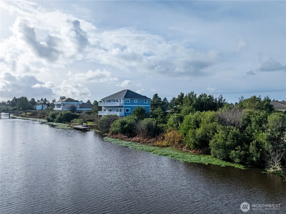564 Point Brown Avenue NE Ocean Shores, WA 98569