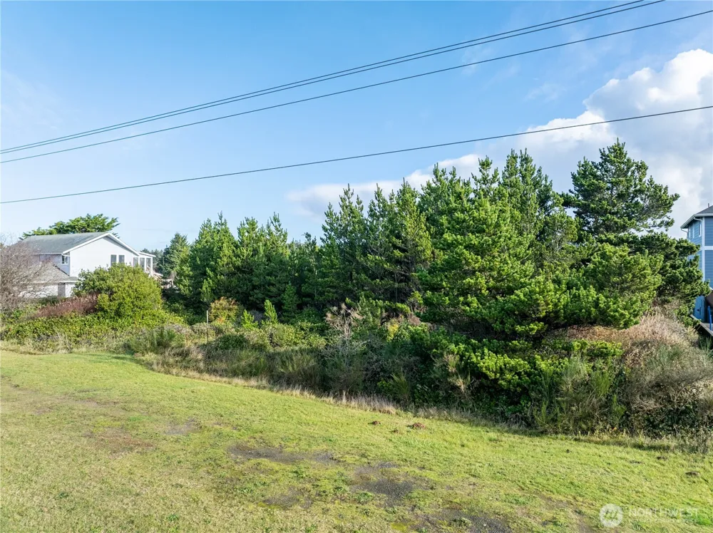 564 Point Brown Avenue NE Ocean Shores, WA 98569
