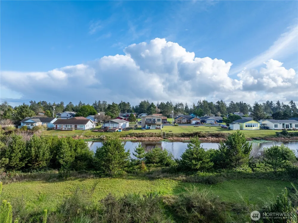 564 Point Brown Avenue NE Ocean Shores, WA 98569