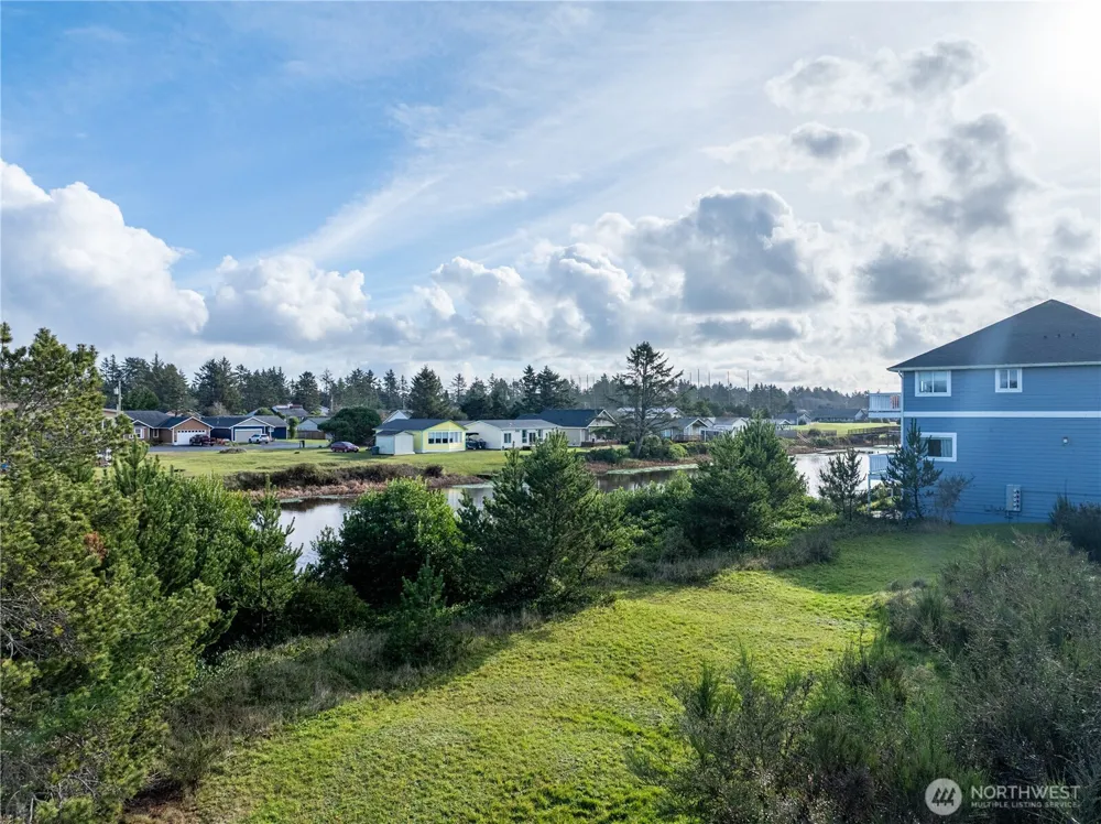 564 Point Brown Avenue NE Ocean Shores, WA 98569