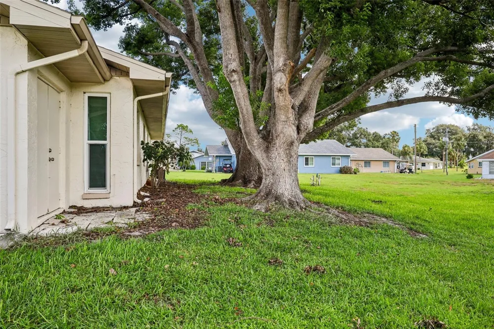 2224 GRENADIER DRIVE Sun City Center, FL 33573