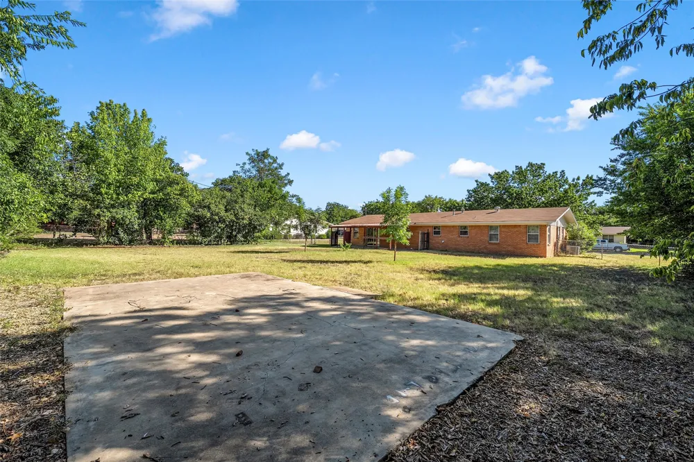 316 Cranbrook Drive Woodway, TX 76712